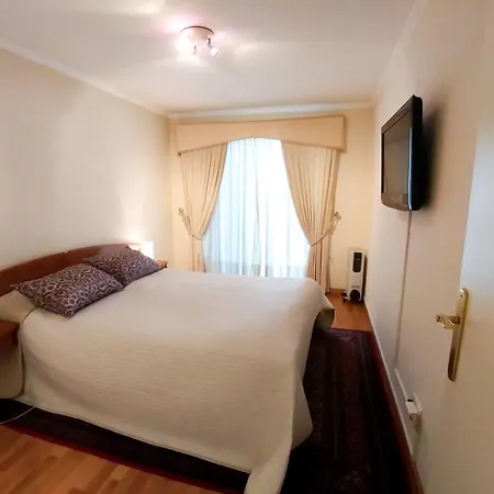 Aroeira Villa, Beach&golf With Private Garden Aroeira (Setubal)