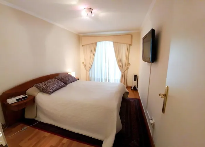 Aroeira Villa, Beach&golf With Private Garden Aroeira (Setubal)